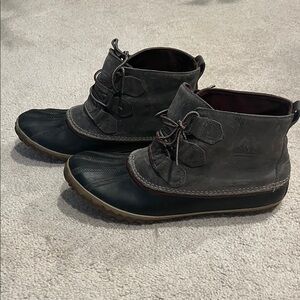 Sorel womens Gray and Black Rain & Snow Boots